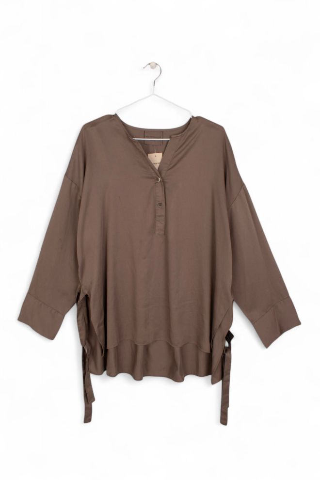 Blusa MARCA INTERNACIONAL