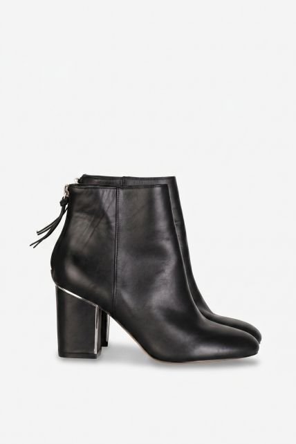 Botas