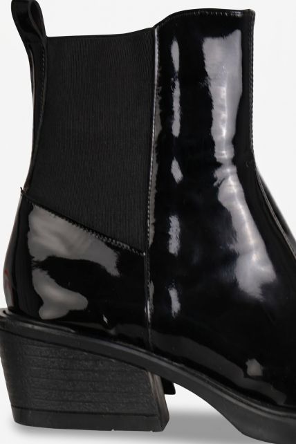 Botas - Second Image
