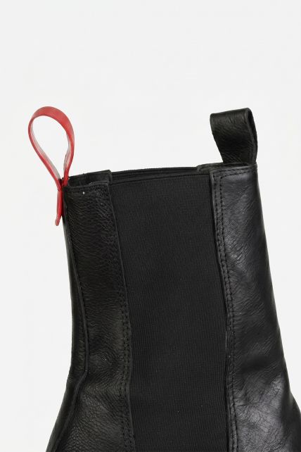 Botas - Second Image